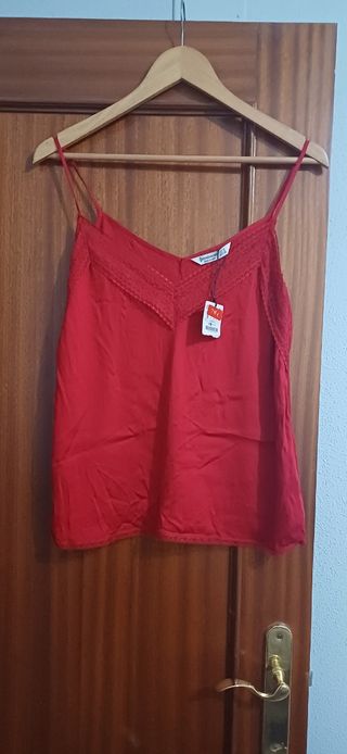 Top rojo Stradivarius talla S