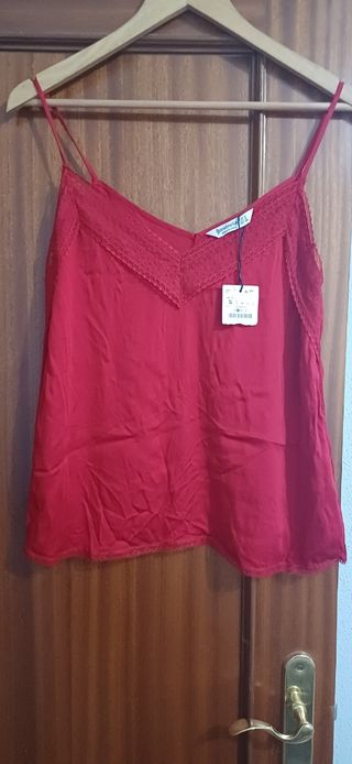 Top rojo Stradivarius talla S