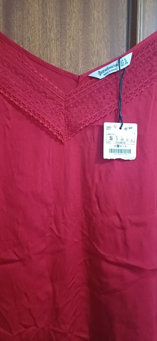 Top rojo Stradivarius talla S