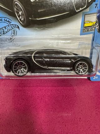 2 Hot Wheels Bugatti Chiron