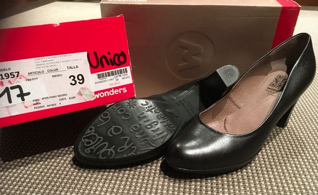 Zapatos Wonders negros tacón 7cm