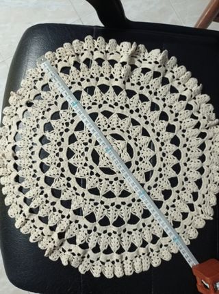 4 grandi centrini all'uncinetto vintage