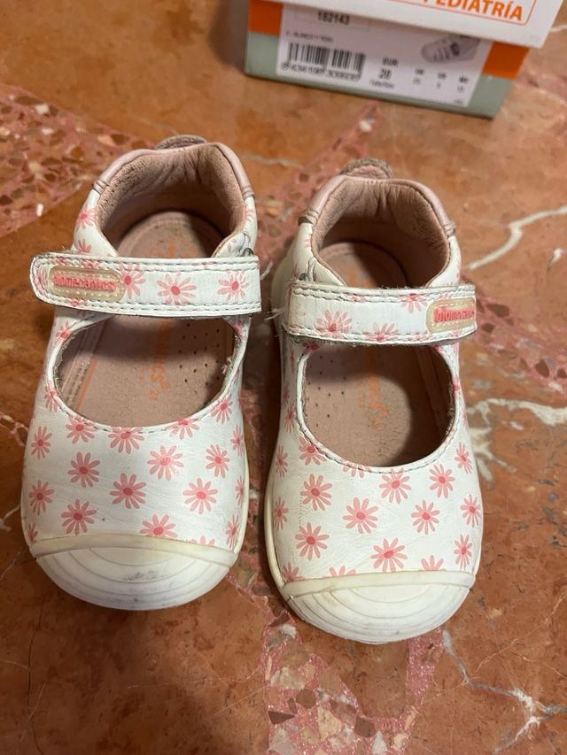 Tênis Biomecanics menina 21