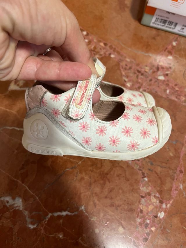 Tênis Biomecanics menina 21