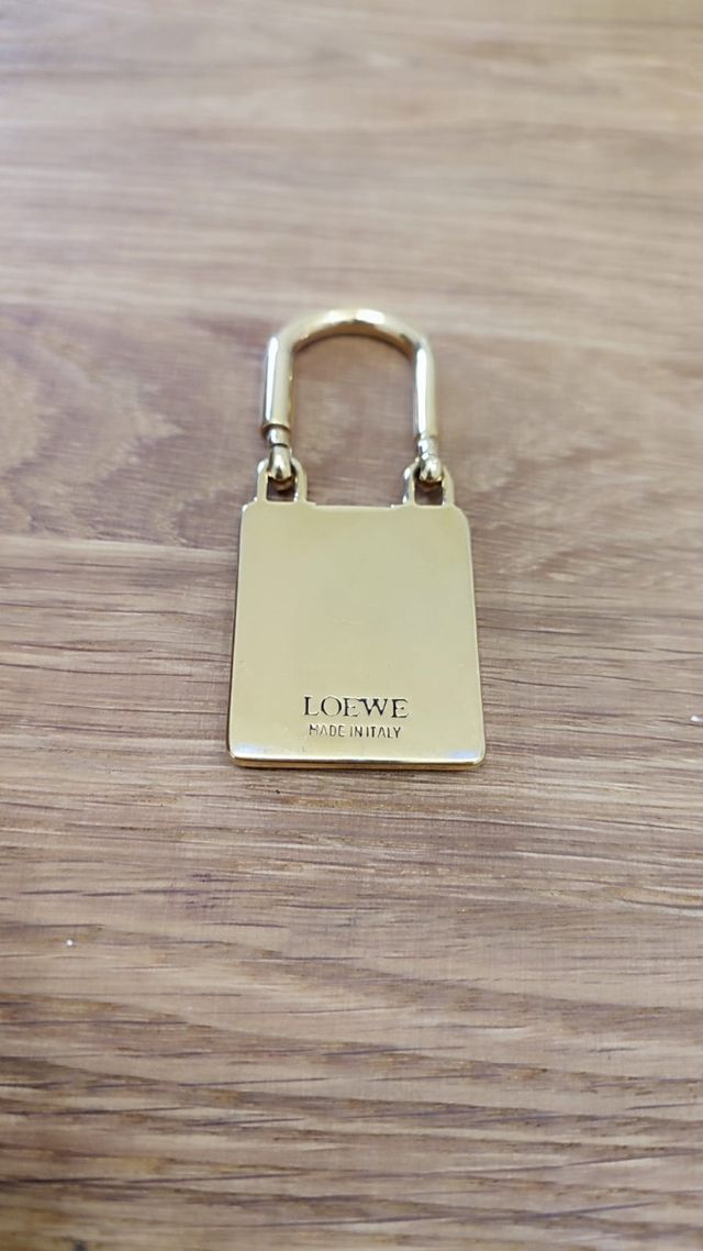 Llavero Loewe vintage dorado