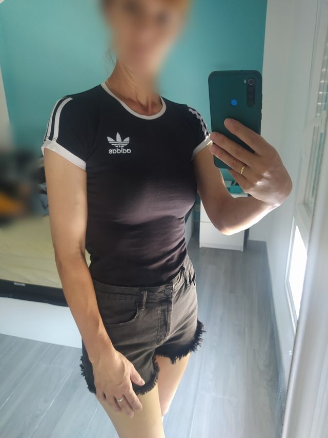 ADIDAS camiseta y pantalón FOREVER21 corto