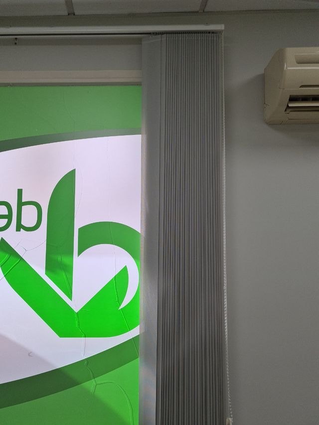 Cortina lamas verticales gris - térmica
x3unidades