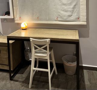 Escritorio Banak - Madera y metal