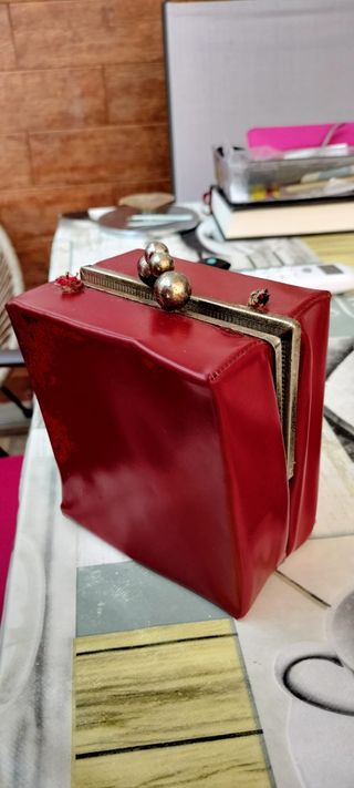 Bolso rojo vintage años 20