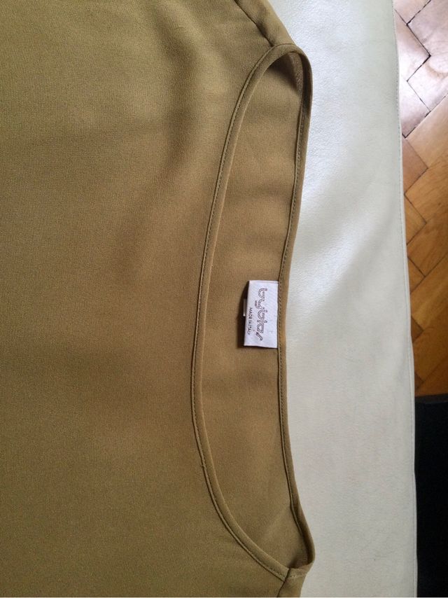 Abito Byblos color senape