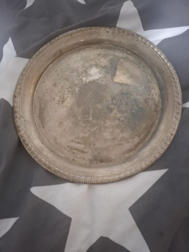 Tetera plata antigua con bandeja