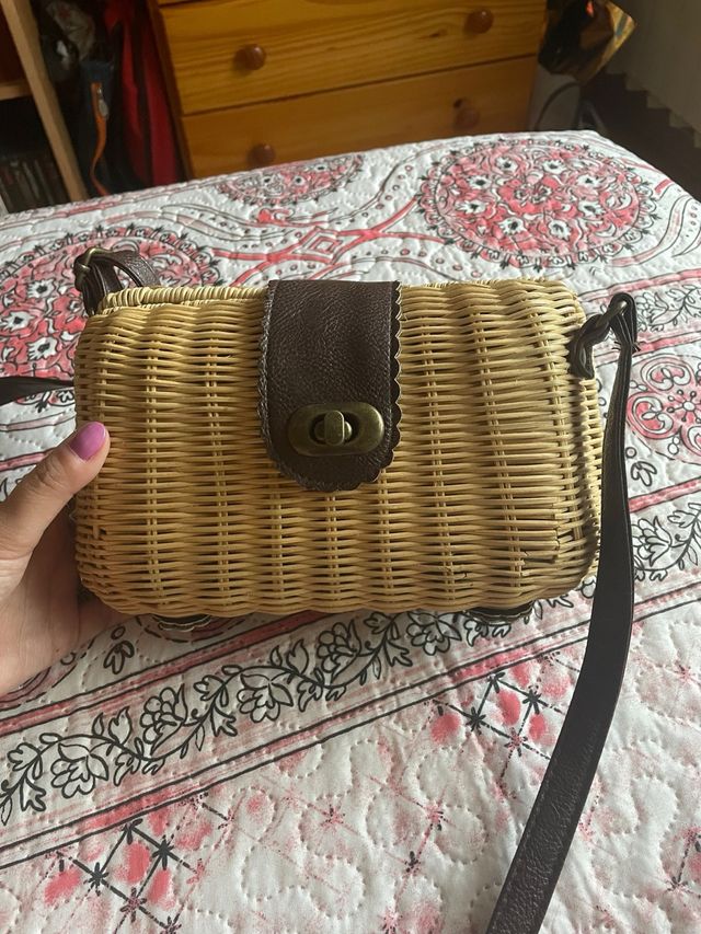 Bolso mimbre beige y marrón