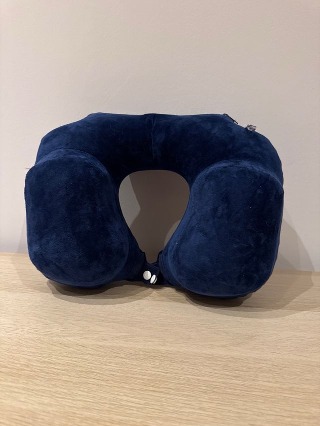 Almohada viaje inflable azul