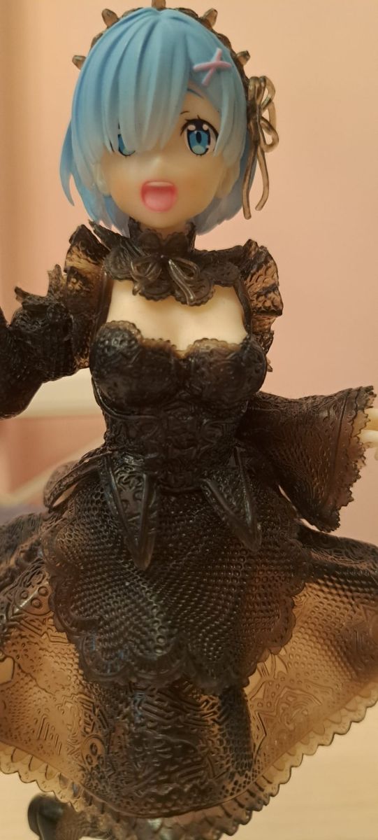 Original Figura Rem: Vestido negro