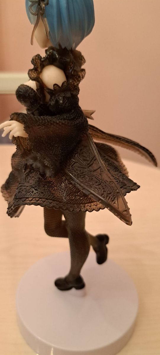 Original Figura Rem: Vestido negro