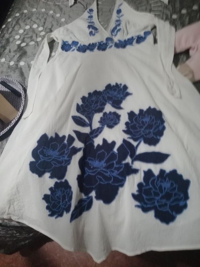 Vestido blanco verano - Bordado azul