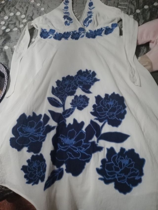 Vestido blanco verano - Bordado azul