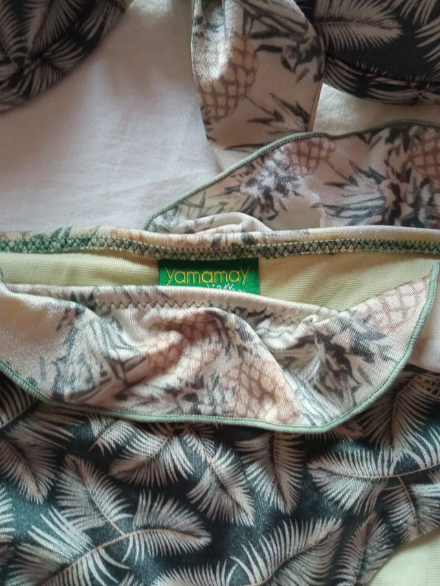 Bikini estivo grigio e bianco