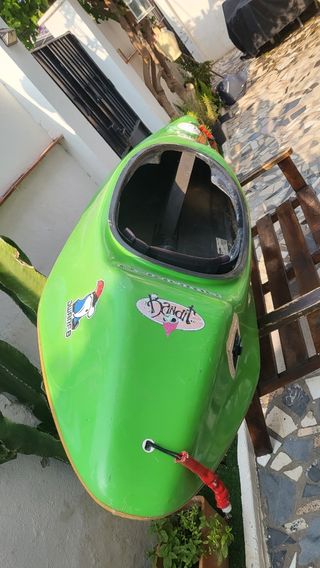 Kayak Watertech Dwarfs 8 río