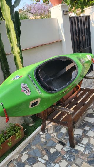 Kayak Watertech Dwarfs 8 río