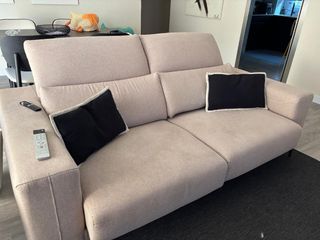 Sofá 2 plazas color arena