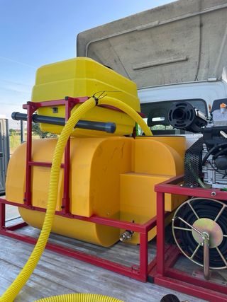 Equipo desatascos y succión fosas sépticas