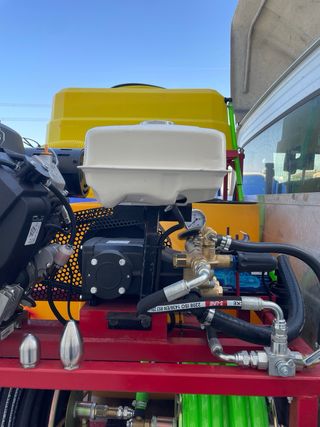 Equipo desatascos y succión fosas sépticas