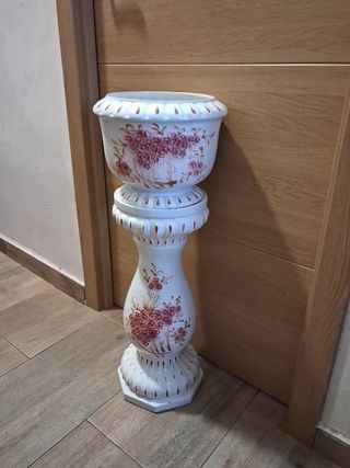 Maceta cerámica con pie - Decorativa