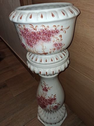 Maceta cerámica con pie - Decorativa