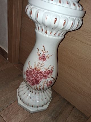 Maceta cerámica con pie - Decorativa