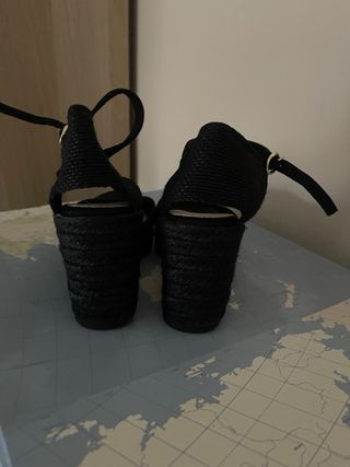 Alpargatas negras cuña