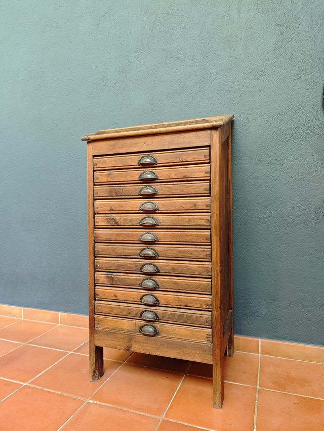 Mueble tipográfico antiguo de madera