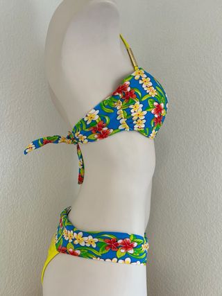 Bikini azul y amarillo - poco relleno