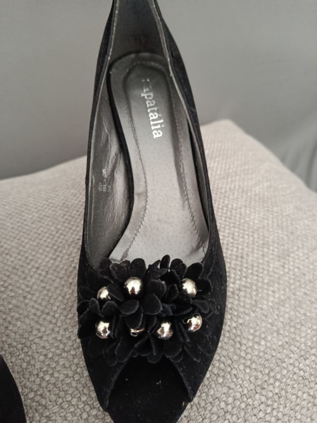 Zapato ante negro abierto