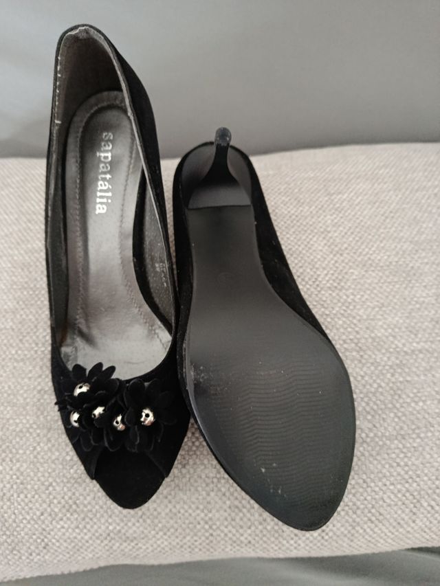 Zapato ante negro abierto
