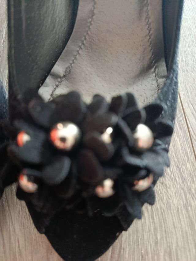 Zapato ante negro abierto