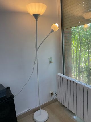 Lampara pie Ikea blanca - 2 luces