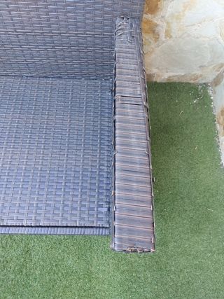 Sofá y mesa jardín marrón