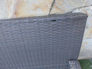 Sofá y mesa jardín marrón