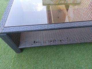 Sofá y mesa jardín marrón