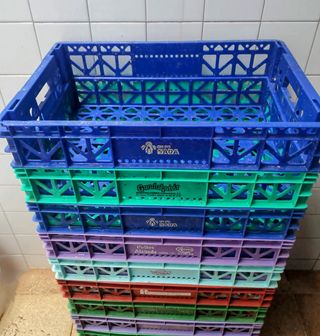 7 Cajas plástico apilables