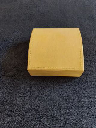 Pasador de corbata dorado