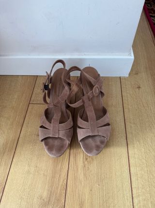 Sandalias Doralatina Cuña Camel 40