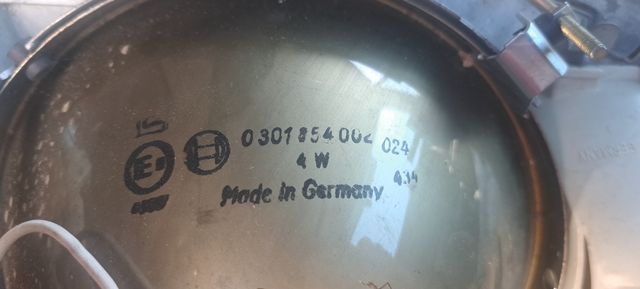 Faro Mercedes clásico