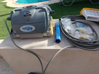 Robot limpiafondos Typhoon Top 55