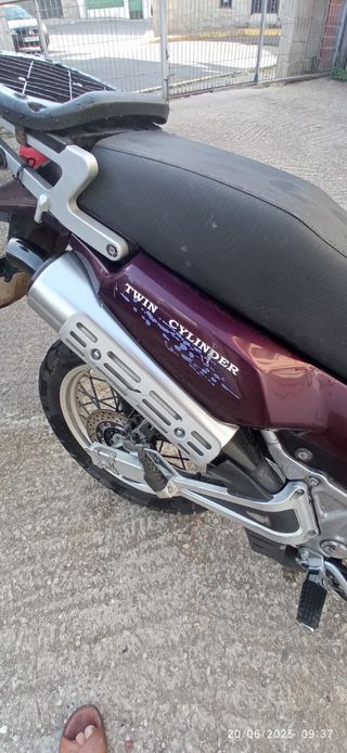 Kawasaki KLE 500 - Moto Trail