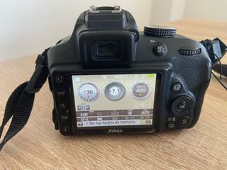 Nikon D3300 + objetivo 18-55mm