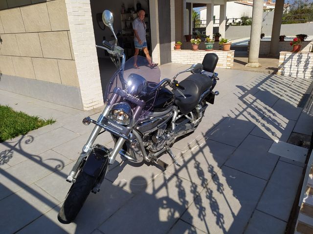 Hyosung Aquila 650 Custom