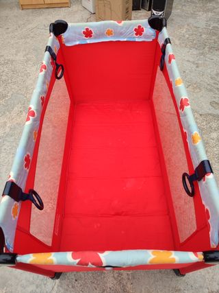 Cuna viaje Chicco roja