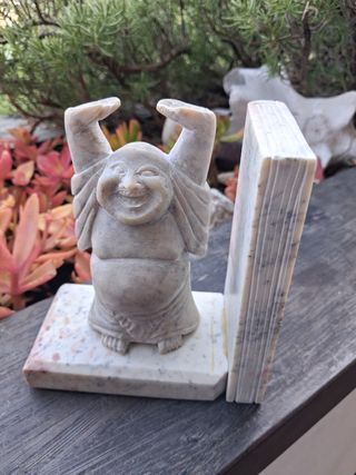 Reggilibri Budda in marmo